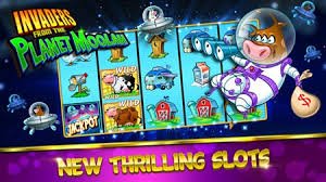 shwe game Mobile Live Casino App ဖြင့် Baccarat ကစားနေသောပုံ